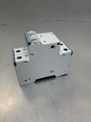 Used Siemens 5SY4211-7 Circuit Breaker, 5A, 400V, 2 Pole Circuit Breakers | Palmetto Automation #1150589