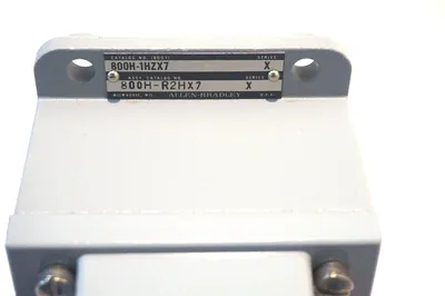 NEW ALLEN BRADLEY 800H-R2HX7 SELECTOR SWITCH STATION SER.X 800HR2HX7
