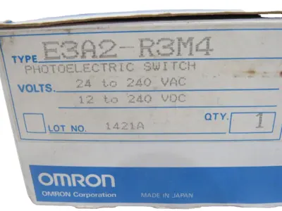 NEW OMRON E3A2-R3M4 PHOTO SWITCH E3A2R3M4