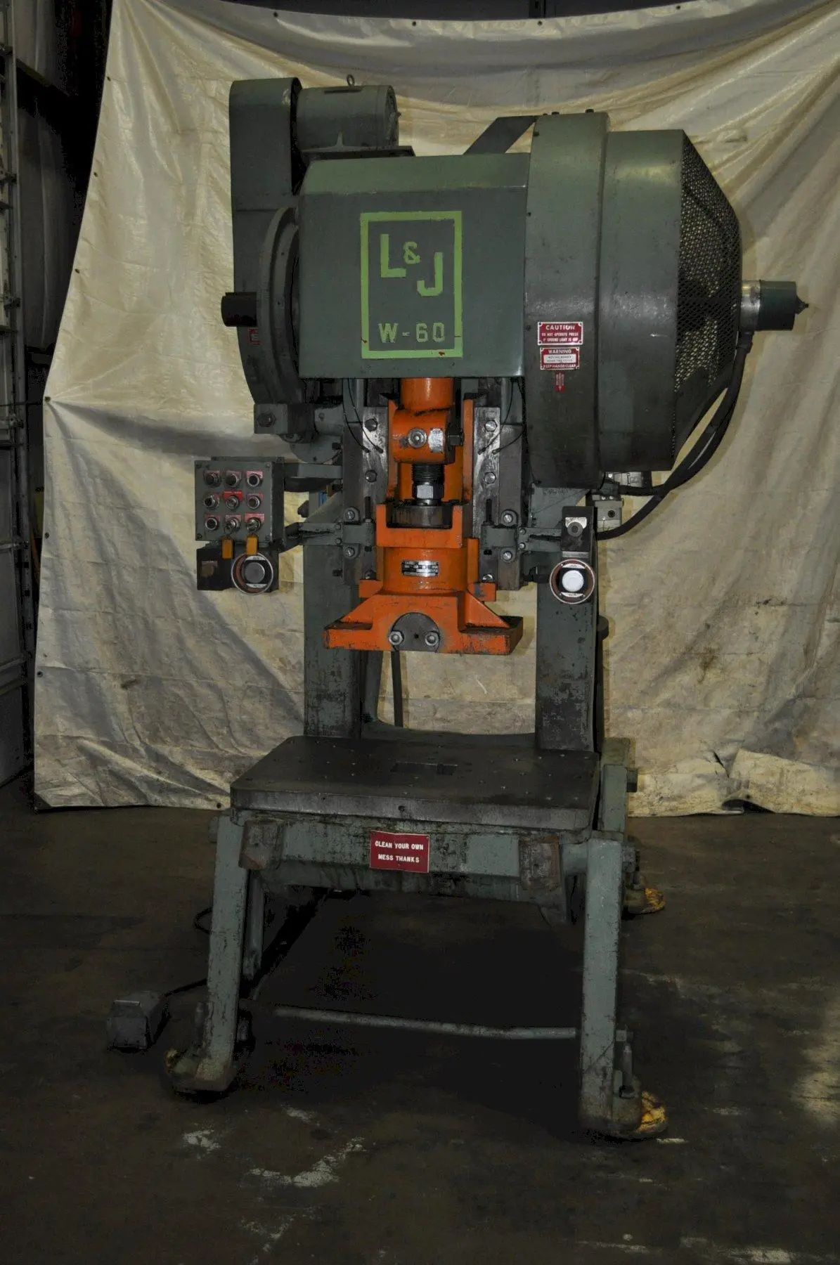 USED L & J W60