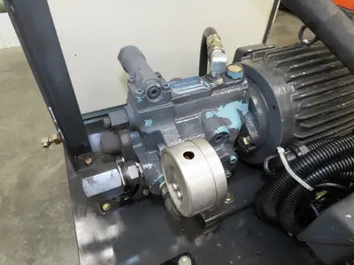 Daikin Hydraulic Power Unit 6.8GPM 220V w/Chiller 1.5kW & Circulation Pump/Motor