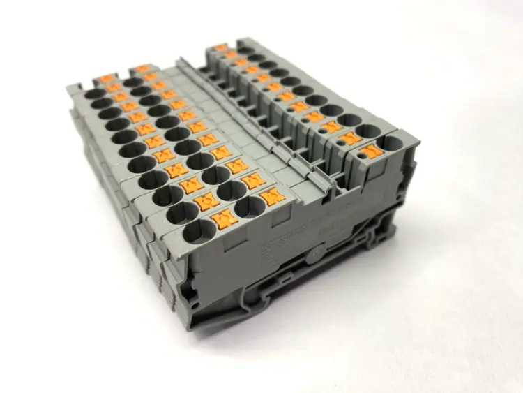 Used PHOENIX CONTACT FEED-THROUGH TERMINAL BLOCK 3211771 LOT OF 12 Terminal Blocks | Maverick Industrial Sales #1103507