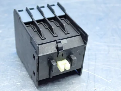 New | in-Stock SIEMENS 3RH29112HA12 Relays & Switches | HGR 24 #739516