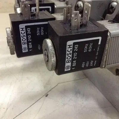 USED BOSCH 0 820 023 502 / MANIFOLD