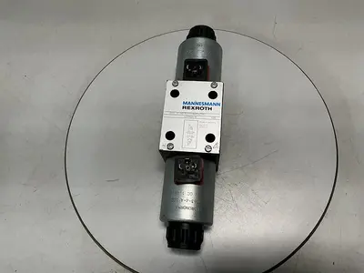 USED REXROTH 4WE10E67-31/CG24N9Z4/T08