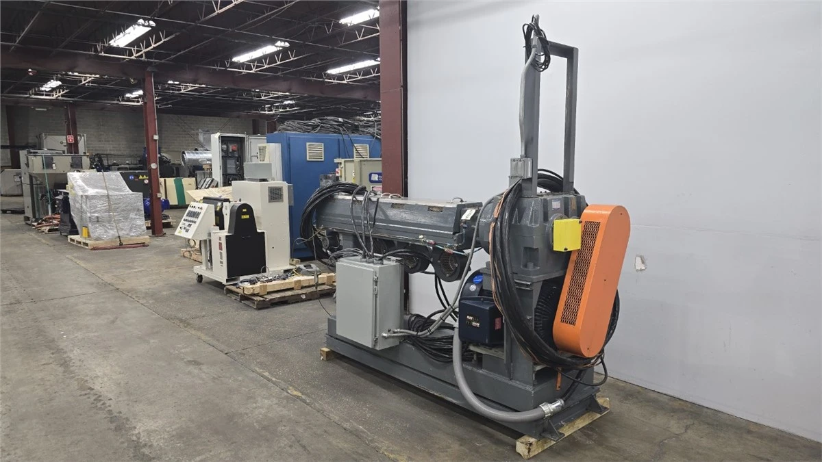 3" Hartig Extruder, 24:1, 75Hp