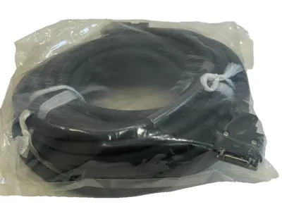 NEW MITSUBISHI MR-J3SDCBL10M-H SERVO CABLE MRJ3SDCBL10MH