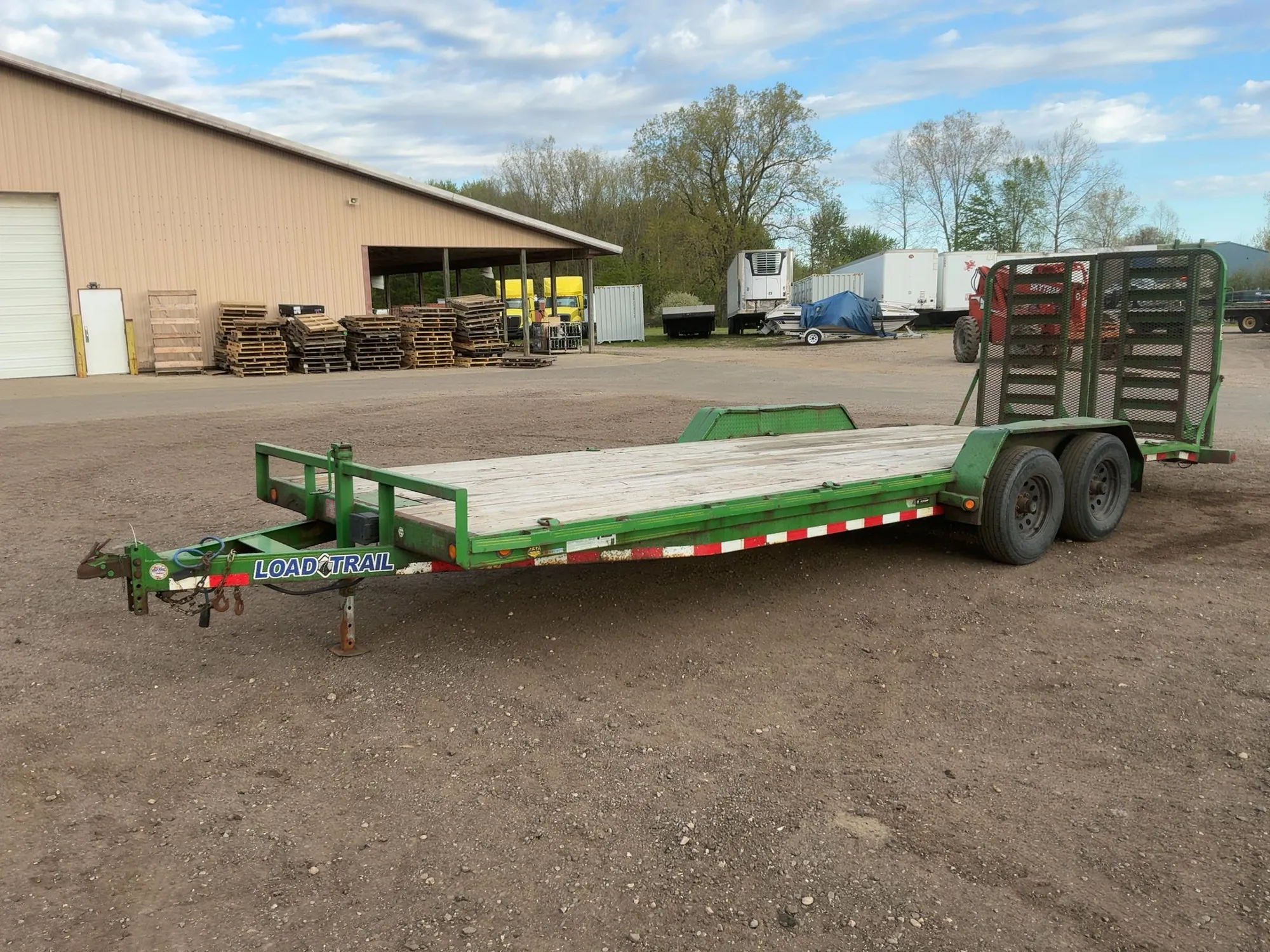 USED 2020 LOAD TRAIL 22’ TANDEM AXLE