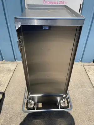 Used Lakeside Used LAKESIDE Food Tray Cart: 6 Trays, Non-Pass-Through, 1 Doors, Stainless Steel - SS48 Restaurant Equipment (Miscellaneous) Illinois US | Falcon Restaurant Supply #1376163