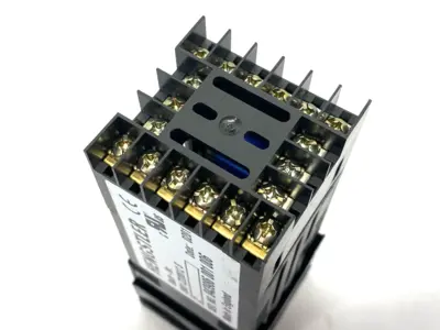 Used Hengstler grado 901 Digital Temperature Controller 1/16 DIN PLC Temperature Modules Michigan US | Maverick Industrial Sales #1395009
