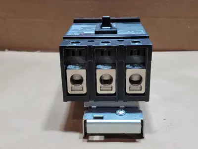 USED SQUARE D QDA32125