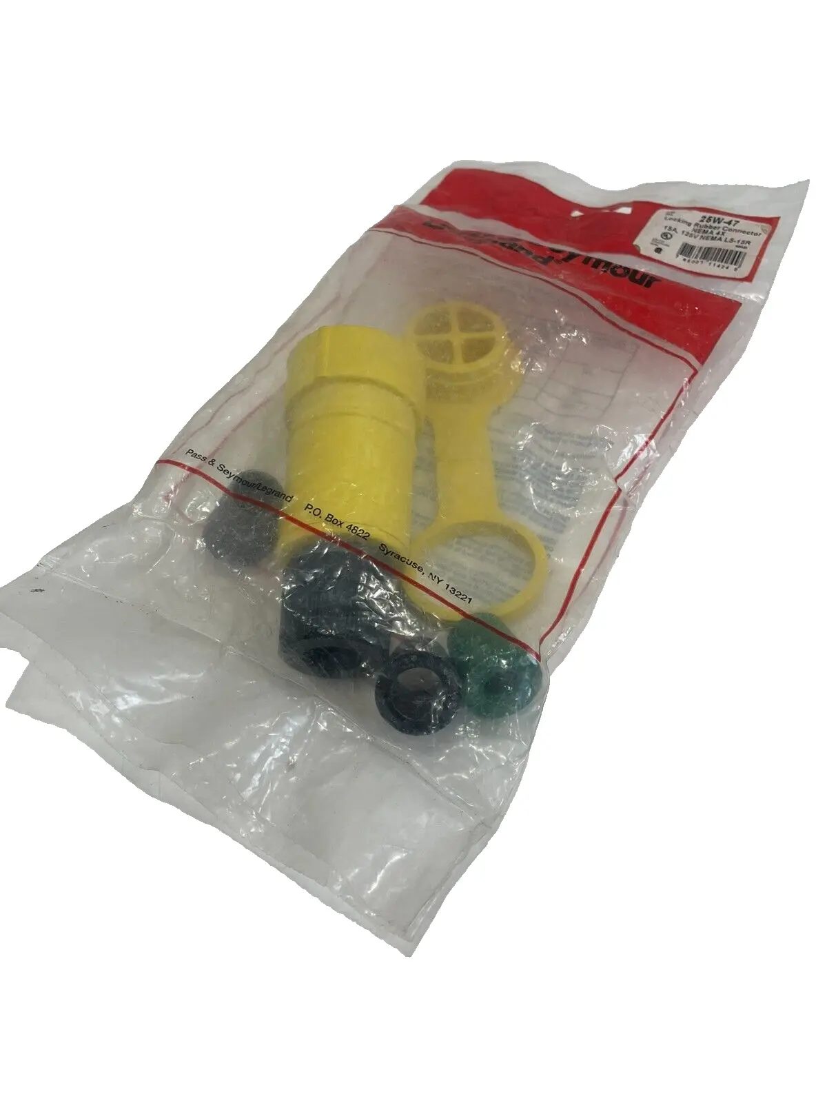 NEW LEGRAND PASS & SEYMOUR 25W-47 LOCKING RUBBER CONNECTOR 15A 125V 25W47