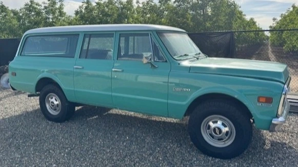 Used 1972 Chevrolet Suburban Carryall C20 Utility Vehicles | Rubbl #978529