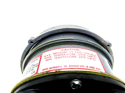 NEW DWYER A-3000 DIFFERENTIAL PRESSURE SWITCH A3000 TYPE 2