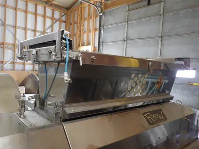 USED 2011 RHEON VX431