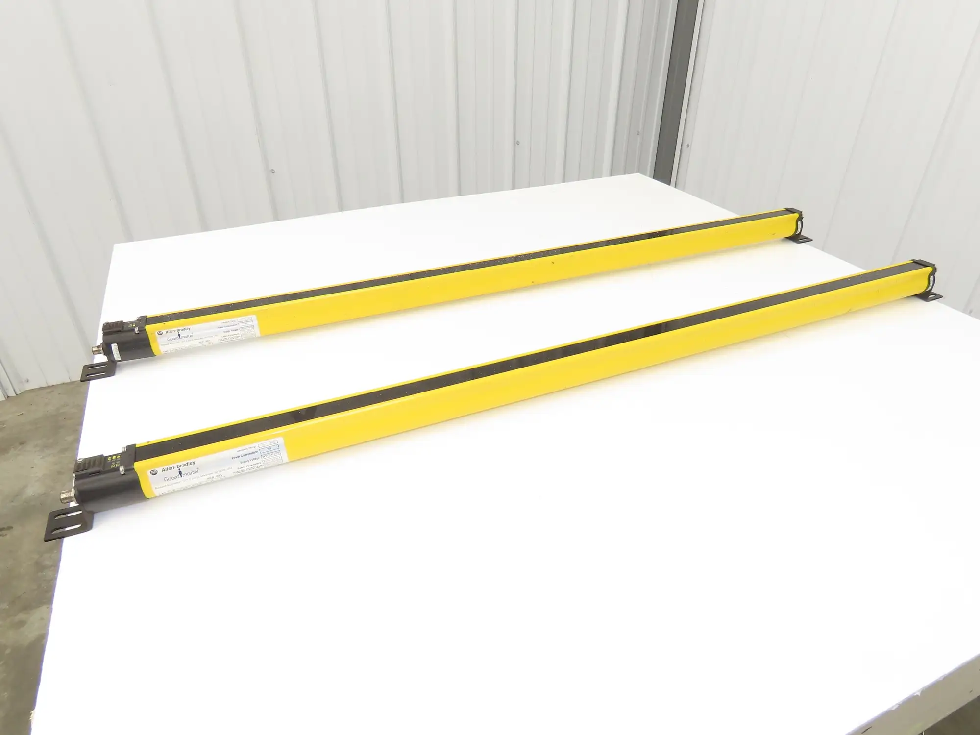 Allen Bradley GuardShield Safety Light Curtain Transmitter/Receiver Set 1120mm