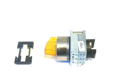 8 NEW SIEMENS 3SB3501-3PA01 SELECTOR SWITCHS 3SB35013PA01