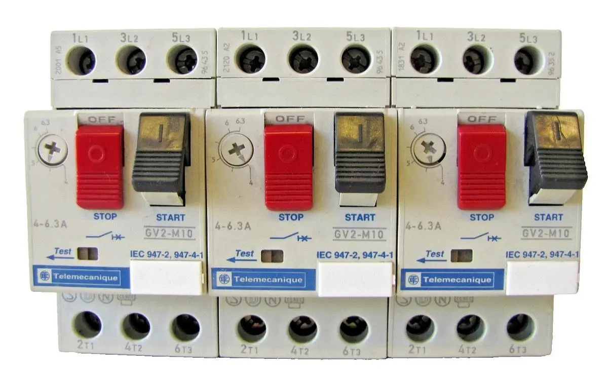 Lot of 3 Telemecanique 4-6.3 Amp Safety Circuit Breakers GV2-M10  3 Pole 690V