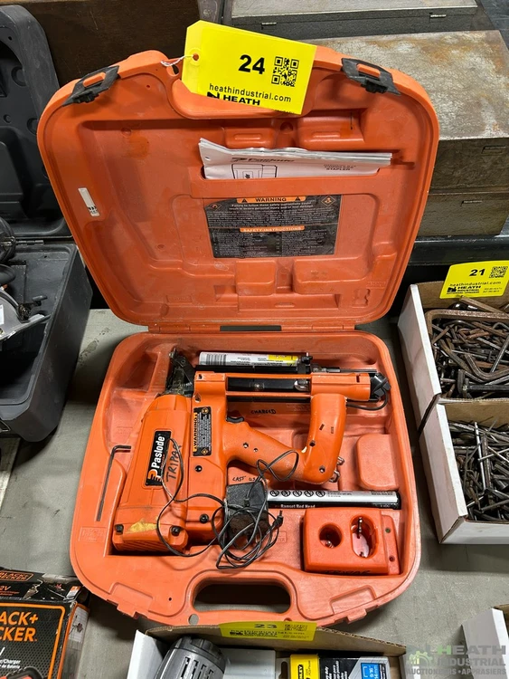 Used _UNKNOWN_ PASLODE IM200 CORDLESS 16GA STAPLER WITH BATTERY AND GAS CARTRIDGE Staplers Illinois US | Heath Industrial Auction Services #1549718