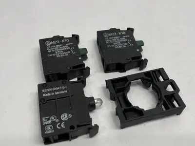 S-5412 | Moeller S-5225 Illuminated 3-Position Selector Switch Assembly Green - New Other