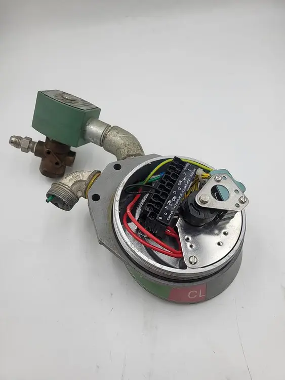 Used METSO METSO QUARTZ QX2VB02SDM AUTOMATION SWITCH NO COVER Switch Parts | ND Industrial Surplus #1217256