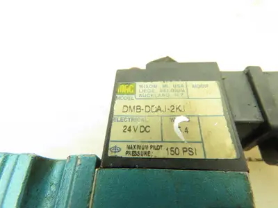 Mac DMB-DDAJ-2KJ Solenoid Valve 423A-00A-DM-DDAJ-2KJ 150PSI 24VDC LOT OF 2
