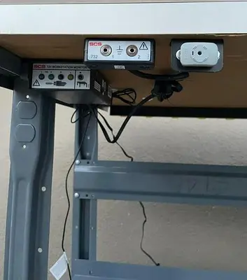 Heavy Duty workbench 30'' x 48''