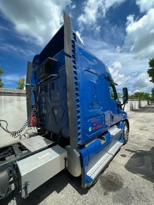 Used 2012 FREIGHTLINER CASCADIA Conventional trucks Florida US | Proxy Equipment #1384944