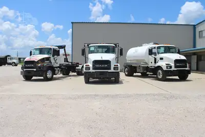 New | in-Stock 2027 MACK MD7 Rolloff Trucks Texas US | Roll Off Truck World #1491910