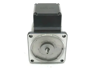 NEW ORENTIAL MOTOR 4RK25GN-CT MOTOR REVERSIBLE 200VAC 25WATT 4RK25GNCT