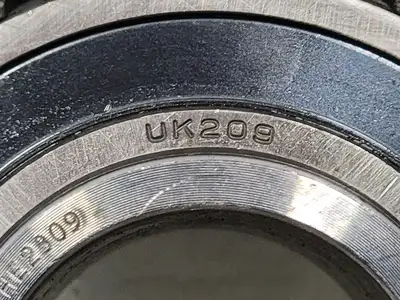 NEW AMI BEARING UKF209+HE2309