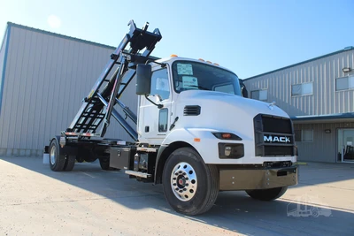 New | in-Stock 2025 MACK MD6 Rolloff Trucks Texas US | Roll Off Truck World #1491916