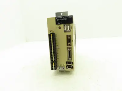 Yaskawa SGDS-08A12A AC Motor Drive 1PH 230V 8.8A In 3PH 0-230V 0-300Hz 750W Out