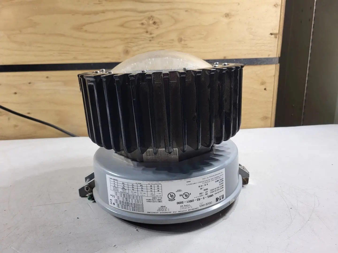 NEW CROUSE-HINDS VMVL-5-R3-UNV1