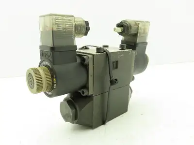 Atos DHU-0710/18 Hydraulic Directional Control Solenoid Valve 4/3-Pos 110VDC
