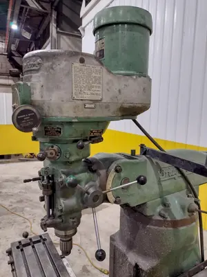 1.5 HP BRIDGEPORT SERIES I VERTICAL MILL & DIGITAL READ OUT MILLING MACHINE: STOCK #20706