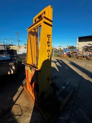Used _UNKNOWN_ _UNKNOWN_ Pallet Stackers Ohio US | Myron Bowling Auctioneers Inc #1518701