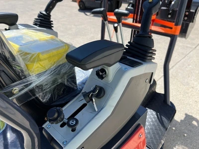 2025 CFG Mini Excavator (MX15RX)