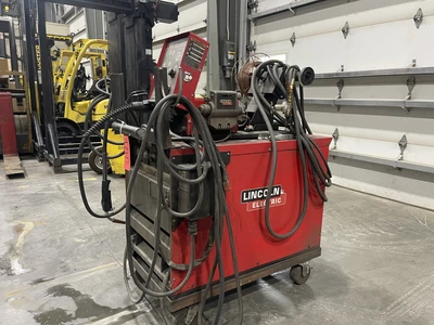 Lincoln DC-600 Welder