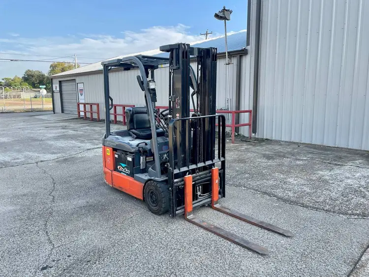 Used 2018 TOYOTA 8FBE18U 3-Wheel Sit down Electric Counterbalance Forklifts Texas US | TB Forklifts #1274975