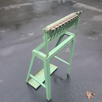 U14623C Used 18″ Smith cleat bender on stand