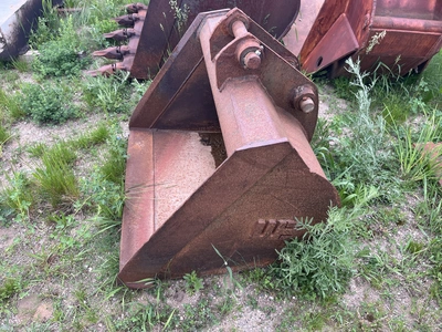 USED UB GRADALL BUCKET