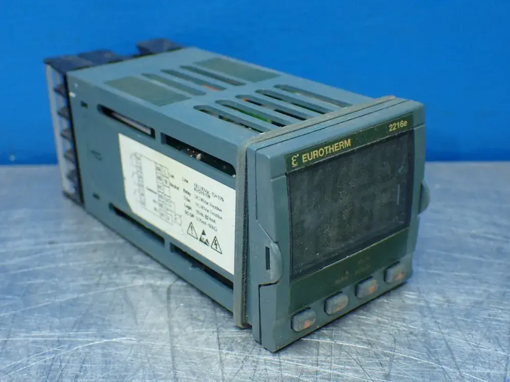 USED EUROTHERM 2216E/AL/VH/R1/R1/RF/2YM/ENG/XXXXX/EU0523