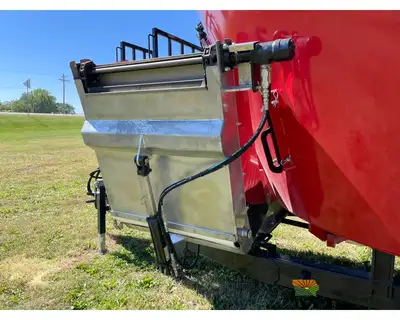 Used CLOVERDALE _UNKNOWN_ Feeder Wagons Iowa US | Keast Enterprises #1360120