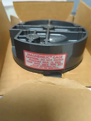 New | in-Stock DWYER 2025 Universal Pressure Meters Ohio US | Surplus Asset Holdings #1238372