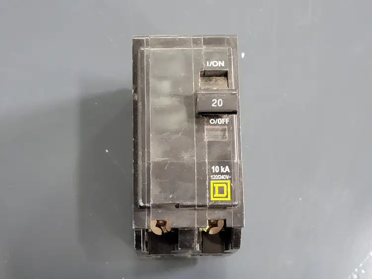 Used SQUARE D QO220 Switchgears British Columbia CA | Lenmark #243434