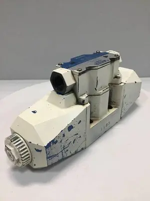 USED VICKERS DG4V-5-2C-M-P7L-H-6-30