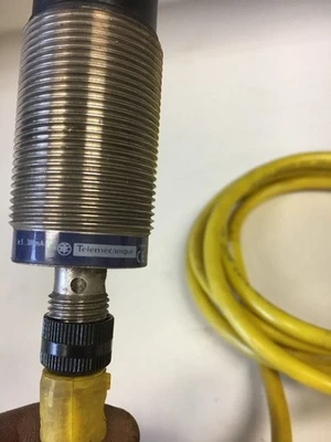 Used Telemecanique XS2-M30MA250K Proximity Sensors Indiana US | J&J Industrial Supply #509218