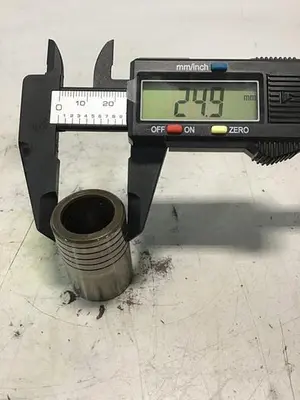 USED VICKERS 25-D10-30