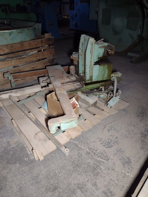 40" Tannewitz Model B-17 Tilting Head Vertical Band Saw; S/N 79138